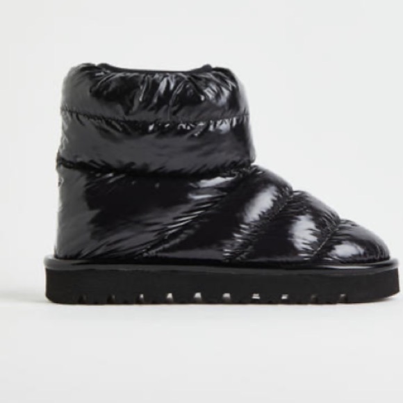 Black Padded Boots - Picture 3 of 4